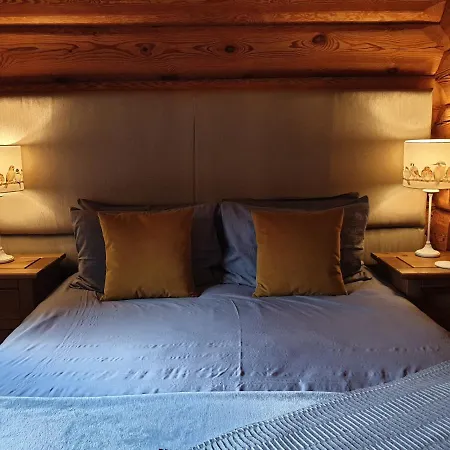 Pear Tree Cabin Chalet *