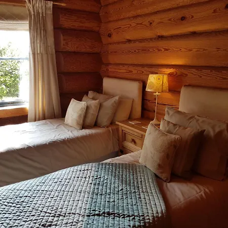 Pear Tree Cabin *
