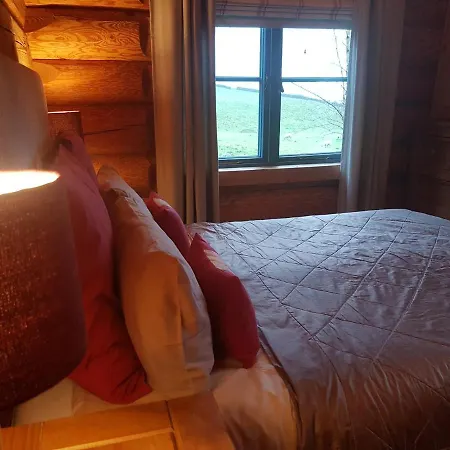 Pear Tree Cabin *