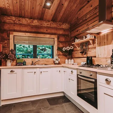 Pear Tree Cabin * Ulverston