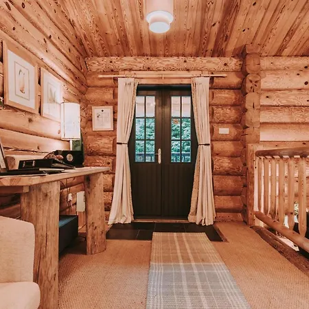 Pear Tree Cabin *